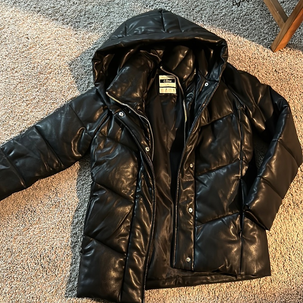 Abercrombie Hooded Ultra Puffer Faux Leather Jacket XS EUC